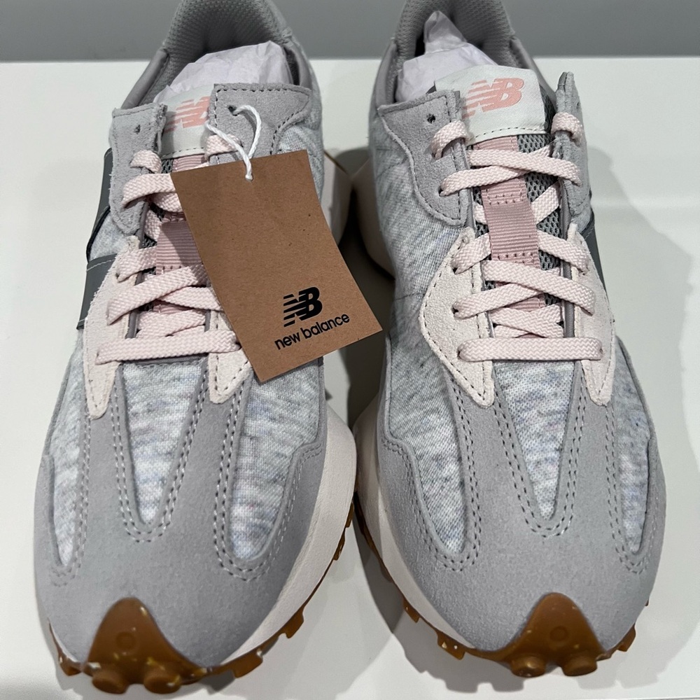 NEW BALANCE- Womens 327 Rain Cloud Rose Water Sneaker. Size 9. NWT.